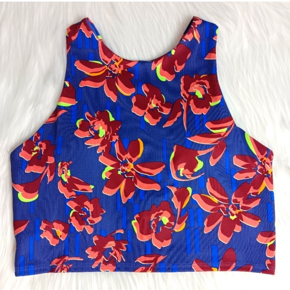 Athleta Tops - Athleta Conscious Crop Top
